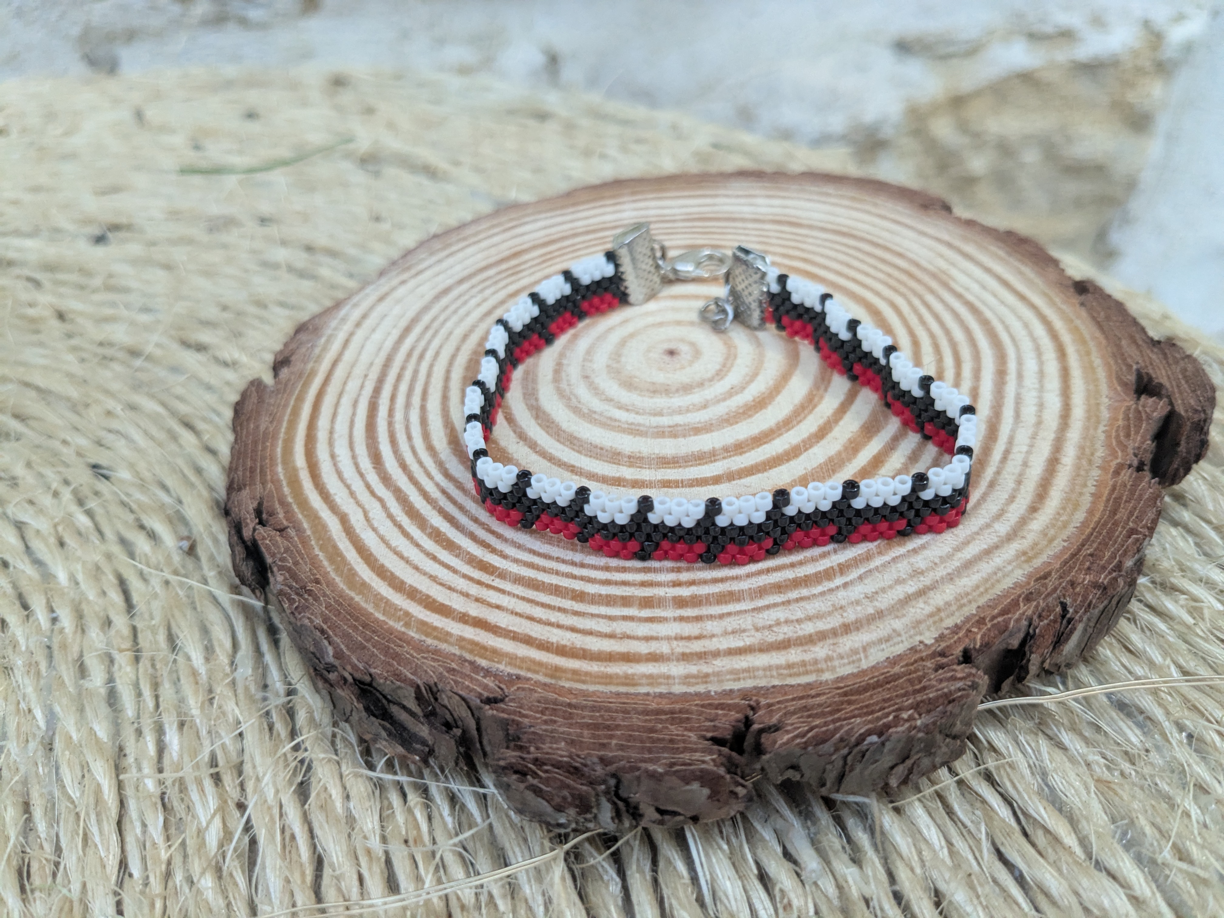 Bracelet tressé en perles Miyuki - Rouge et Noir - Image 3